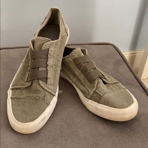 Blowfish Khaki Green slip on shoes